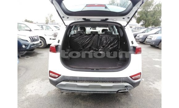 Buy Import Hyundai Santa Fe White Car in Import - Dubai in Iles Buy Import Hyundai Santa Fe White Car in Import - Dubai in Iles