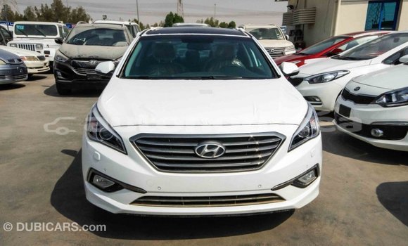 Acheter Import Voiture Hyundai Sonata Blanc à Import - Dubai, Iles Acheter Import Voiture Hyundai Sonata Blanc à Import - Dubai, Iles