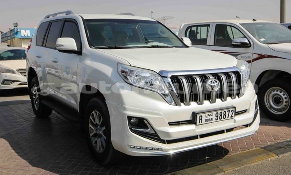 Acheter Import Voiture Toyota Prado Blanc à Import - Dubai, Iles Acheter Import Voiture Toyota Prado Blanc à Import - Dubai, Iles