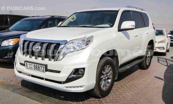 Acheter Import Voiture Toyota Prado Blanc à Import - Dubai, Iles Acheter Import Voiture Toyota Prado Blanc à Import - Dubai, Iles