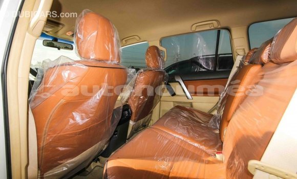 Acheter Import Voiture Toyota Prado Blanc à Import - Dubai, Iles Acheter Import Voiture Toyota Prado Blanc à Import - Dubai, Iles