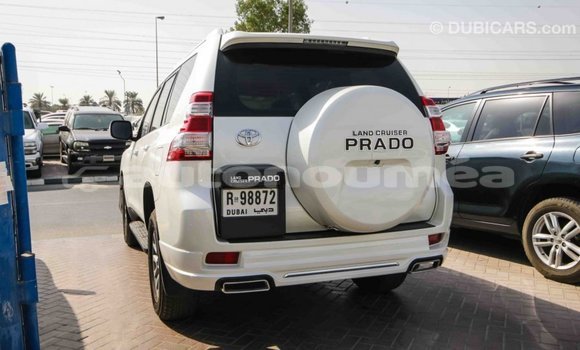 Acheter Import Voiture Toyota Prado Blanc à Import - Dubai, Iles Acheter Import Voiture Toyota Prado Blanc à Import - Dubai, Iles