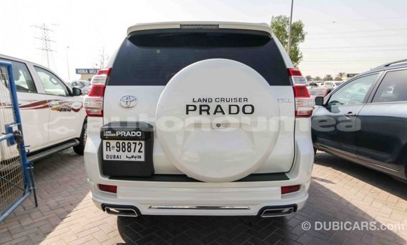 Acheter Import Voiture Toyota Prado Blanc à Import - Dubai, Iles Acheter Import Voiture Toyota Prado Blanc à Import - Dubai, Iles