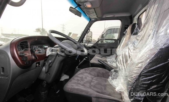 Acheter Import Voiture Hyundai Accent Blanc à Import - Dubai, Iles Acheter Import Voiture Hyundai Accent Blanc à Import - Dubai, Iles