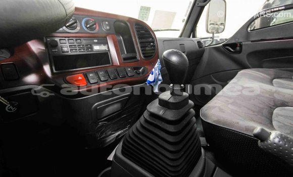 Acheter Import Voiture Hyundai Accent Blanc à Import - Dubai, Iles Acheter Import Voiture Hyundai Accent Blanc à Import - Dubai, Iles