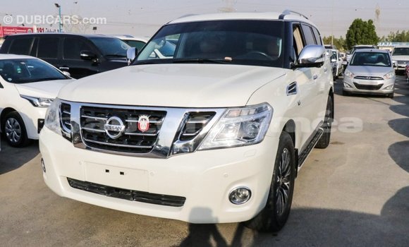 Acheter Import Voiture Nissan Patrol Blanc à Import - Dubai, Iles Acheter Import Voiture Nissan Patrol Blanc à Import - Dubai, Iles