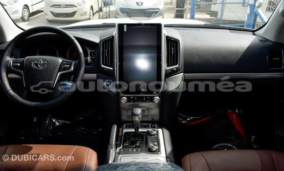 Acheter Import Voiture Toyota Land Cruiser Noir à Import - Dubai, Iles Acheter Import Voiture Toyota Land Cruiser Noir à Import - Dubai, Iles