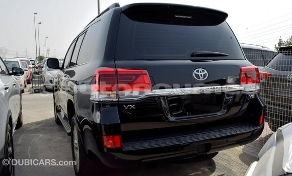 Acheter Import Voiture Toyota Land Cruiser Noir à Import - Dubai, Iles Acheter Import Voiture Toyota Land Cruiser Noir à Import - Dubai, Iles