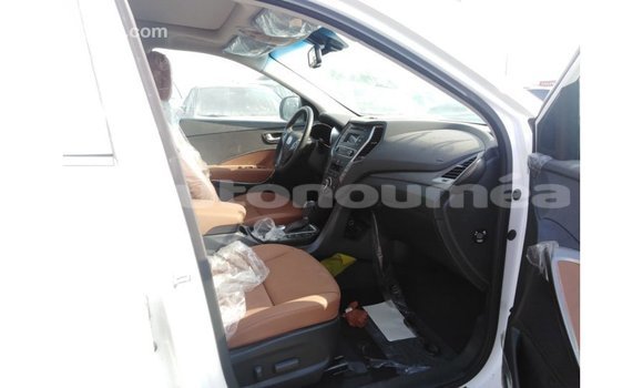 Buy Import Hyundai Santa Fe White Car in Import - Dubai in Iles Buy Import Hyundai Santa Fe White Car in Import - Dubai in Iles