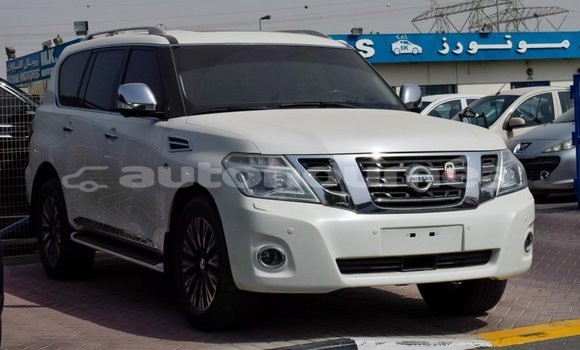 Acheter Import Voiture Nissan Patrol Blanc à Import - Dubai, Iles Acheter Import Voiture Nissan Patrol Blanc à Import - Dubai, Iles