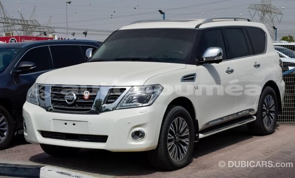 Acheter Import Voiture Nissan Patrol Blanc à Import - Dubai, Iles Acheter Import Voiture Nissan Patrol Blanc à Import - Dubai, Iles