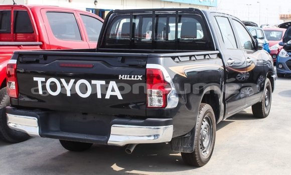 Acheter Import Voiture Toyota Hilux Noir à Import - Dubai, Iles Acheter Import Voiture Toyota Hilux Noir à Import - Dubai, Iles