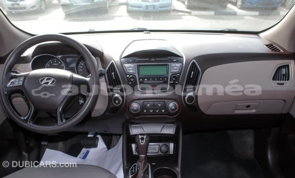 Acheter Import Voiture Hyundai Tucson Beige à Import - Dubai, Iles Acheter Import Voiture Hyundai Tucson Beige à Import - Dubai, Iles