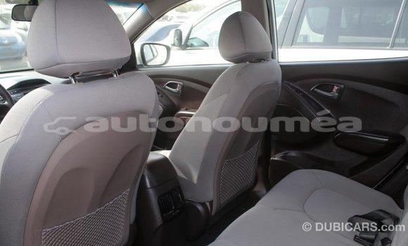 Acheter Import Voiture Hyundai Tucson Beige à Import - Dubai, Iles Acheter Import Voiture Hyundai Tucson Beige à Import - Dubai, Iles