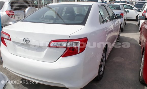 Buy Import Toyota Camry White Car in Import - Dubai in Iles Buy Import Toyota Camry White Car in Import - Dubai in Iles