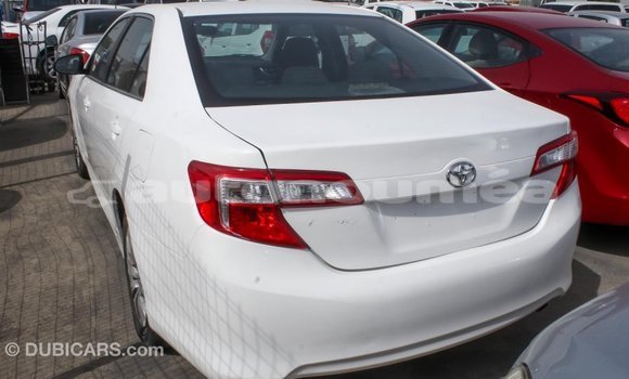 Buy Import Toyota Camry White Car in Import - Dubai in Iles Buy Import Toyota Camry White Car in Import - Dubai in Iles