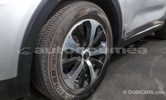 Buy Import Kia Sorento Other Car in Import - Dubai in Iles Buy Import Kia Sorento Other Car in Import - Dubai in Iles