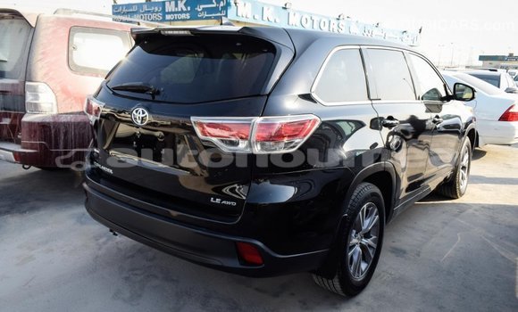 Acheter Import Voiture Toyota Highlander Noir à Import - Dubai, Iles Acheter Import Voiture Toyota Highlander Noir à Import - Dubai, Iles