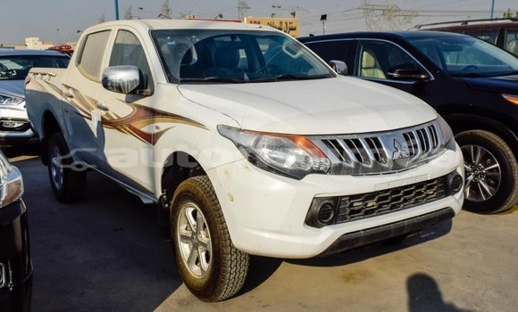 Acheter Import Voiture Mitsubishi L200 Blanc à Import - Dubai, Iles Acheter Import Voiture Mitsubishi L200 Blanc à Import - Dubai, Iles