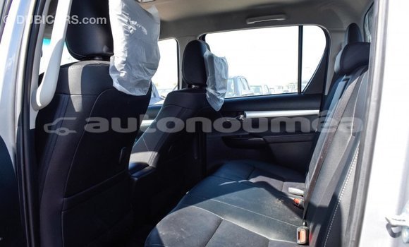 Acheter Import Voiture Toyota Hilux Autre à Import - Dubai, Iles Acheter Import Voiture Toyota Hilux Autre à Import - Dubai, Iles