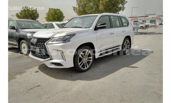 Acheter Import Voiture Lexus LX Blanc à Import - Dubai, Iles Acheter Import Voiture Lexus LX Blanc à Import - Dubai, Iles