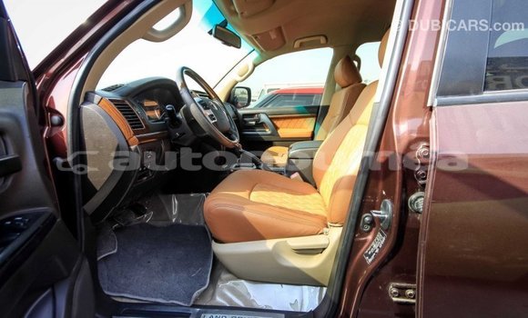 Acheter Import Voiture Toyota Land Cruiser Marron à Import - Dubai, Iles Acheter Import Voiture Toyota Land Cruiser Marron à Import - Dubai, Iles