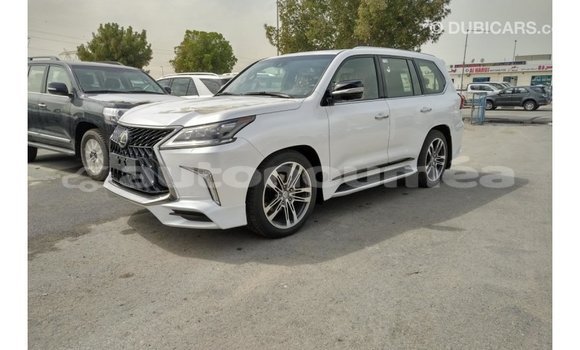 Acheter Import Voiture Lexus LX Blanc à Import - Dubai, Iles Acheter Import Voiture Lexus LX Blanc à Import - Dubai, Iles