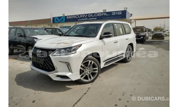 Acheter Import Voiture Lexus LX Blanc à Import - Dubai, Iles Acheter Import Voiture Lexus LX Blanc à Import - Dubai, Iles