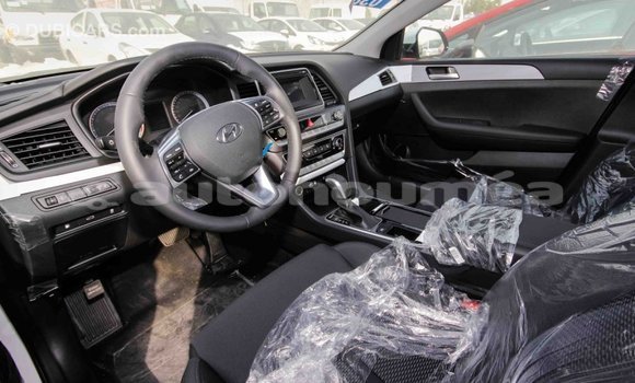 Acheter Import Voiture Hyundai Sonata Blanc à Import - Dubai, Iles Acheter Import Voiture Hyundai Sonata Blanc à Import - Dubai, Iles