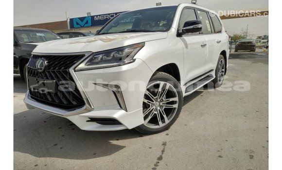 Acheter Import Voiture Lexus LX Blanc à Import - Dubai, Iles Acheter Import Voiture Lexus LX Blanc à Import - Dubai, Iles