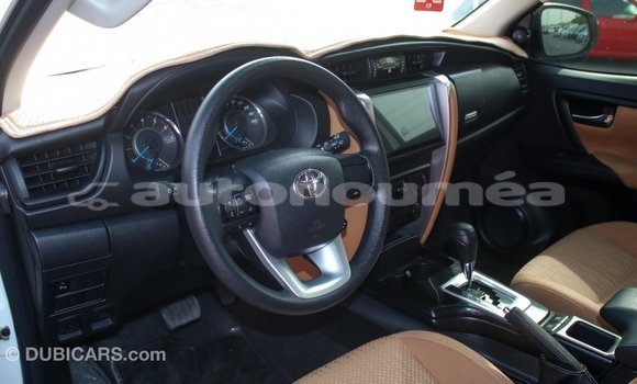 Buy Import Toyota Fortuner White Car in Import - Dubai in Iles Buy Import Toyota Fortuner White Car in Import - Dubai in Iles