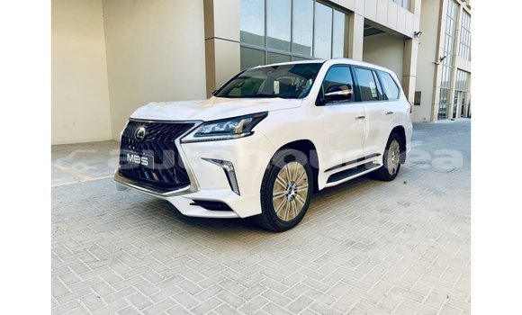 Acheter Import Voiture Lexus LX Blanc à Import - Dubai, Iles Acheter Import Voiture Lexus LX Blanc à Import - Dubai, Iles