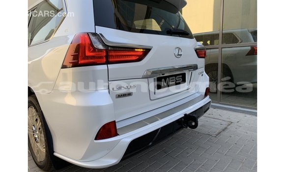 Acheter Import Voiture Lexus LX Blanc à Import - Dubai, Iles Acheter Import Voiture Lexus LX Blanc à Import - Dubai, Iles