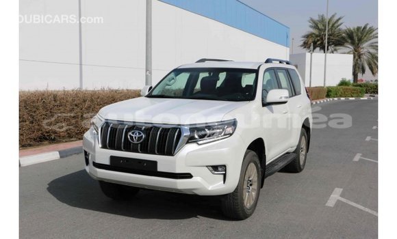 Acheter Import Voiture Toyota Prado Blanc à Import - Dubai, Iles Acheter Import Voiture Toyota Prado Blanc à Import - Dubai, Iles