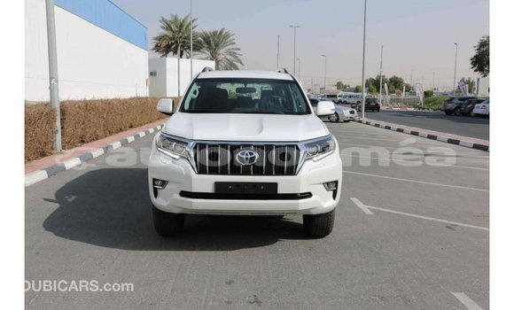 Acheter Import Voiture Toyota Prado Blanc à Import - Dubai, Iles Acheter Import Voiture Toyota Prado Blanc à Import - Dubai, Iles