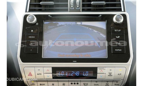 Acheter Import Voiture Toyota Prado Blanc à Import - Dubai, Iles Acheter Import Voiture Toyota Prado Blanc à Import - Dubai, Iles