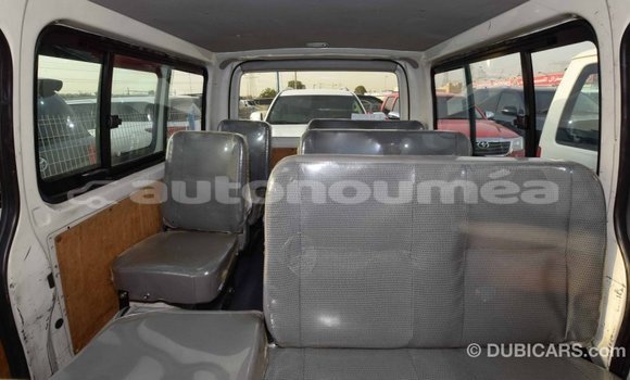 Acheter Import Voiture Toyota Hiace Blanc à Import - Dubai, Iles Acheter Import Voiture Toyota Hiace Blanc à Import - Dubai, Iles