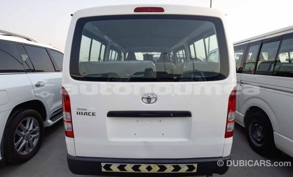 Acheter Import Voiture Toyota Hiace Blanc à Import - Dubai, Iles Acheter Import Voiture Toyota Hiace Blanc à Import - Dubai, Iles