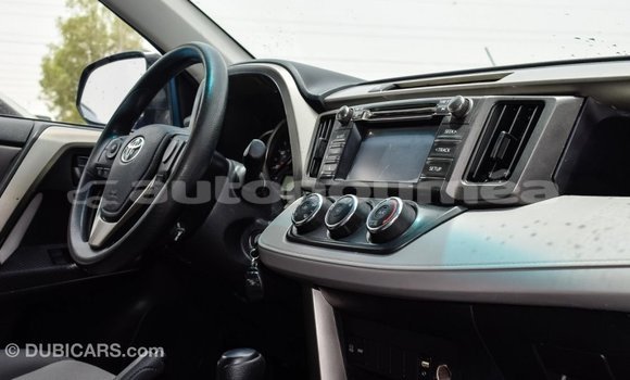 Acheter Import Utilitaire Toyota HiAce Bleu à Import - Dubai, Iles Acheter Import Utilitaire Toyota HiAce Bleu à Import - Dubai, Iles