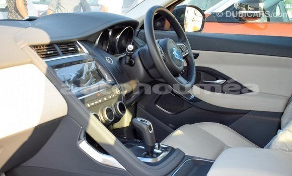 Acheter Import Voiture Jaguar E-Pace Blanc à Import - Dubai, Iles Acheter Import Voiture Jaguar E-Pace Blanc à Import - Dubai, Iles