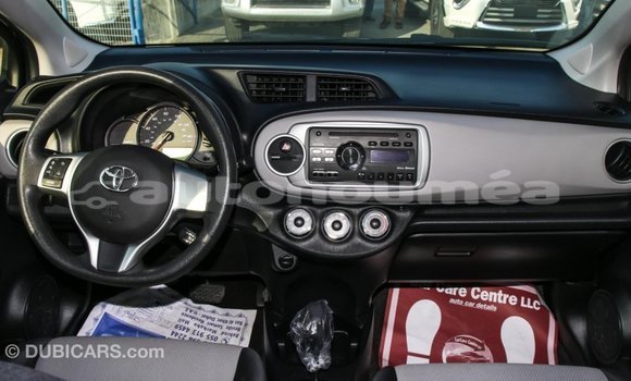 Acheter Import Voiture Toyota Yaris Autre à Import - Dubai, Iles Acheter Import Voiture Toyota Yaris Autre à Import - Dubai, Iles