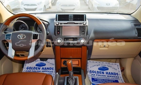 Acheter Import Voiture Toyota Prado Blanc à Import - Dubai, Iles Acheter Import Voiture Toyota Prado Blanc à Import - Dubai, Iles