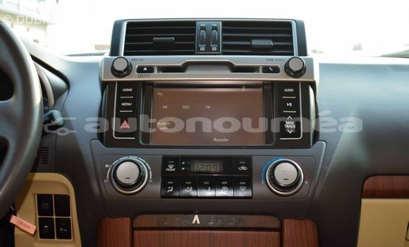 Acheter Import Voiture Toyota Prado Blanc à Import - Dubai, Iles Acheter Import Voiture Toyota Prado Blanc à Import - Dubai, Iles