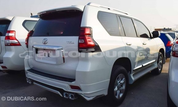 Acheter Import Voiture Toyota Prado Blanc à Import - Dubai, Iles Acheter Import Voiture Toyota Prado Blanc à Import - Dubai, Iles