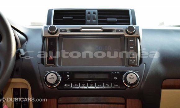 Acheter Import Voiture Toyota Prado Blanc à Import - Dubai, Iles Acheter Import Voiture Toyota Prado Blanc à Import - Dubai, Iles