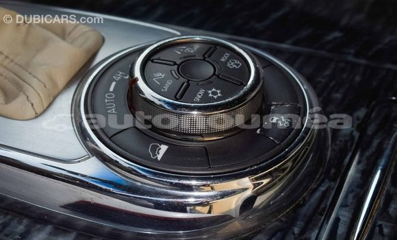 Acheter Import Voiture Nissan Patrol Noir à Import - Dubai, Iles Acheter Import Voiture Nissan Patrol Noir à Import - Dubai, Iles