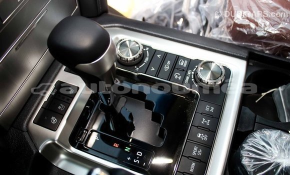 Acheter Import Voiture Toyota Land Cruiser Noir à Import - Dubai, Iles Acheter Import Voiture Toyota Land Cruiser Noir à Import - Dubai, Iles