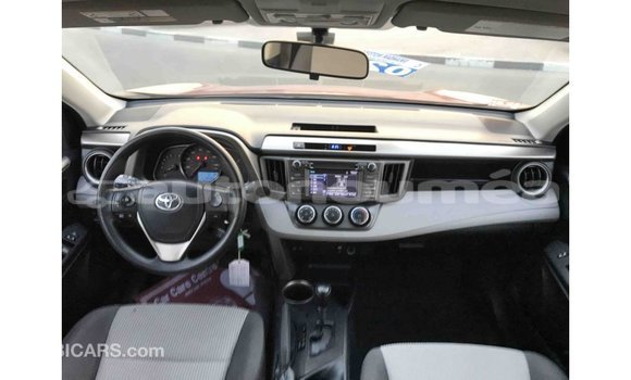 Acheter Import Utilitaire Toyota HiAce Rouge à Import - Dubai, Iles Acheter Import Utilitaire Toyota HiAce Rouge à Import - Dubai, Iles