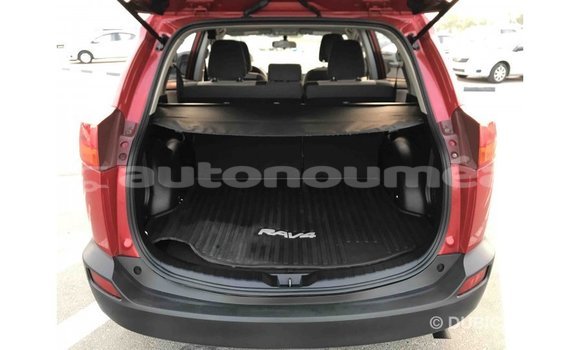 Acheter Import Utilitaire Toyota HiAce Rouge à Import - Dubai, Iles Acheter Import Utilitaire Toyota HiAce Rouge à Import - Dubai, Iles