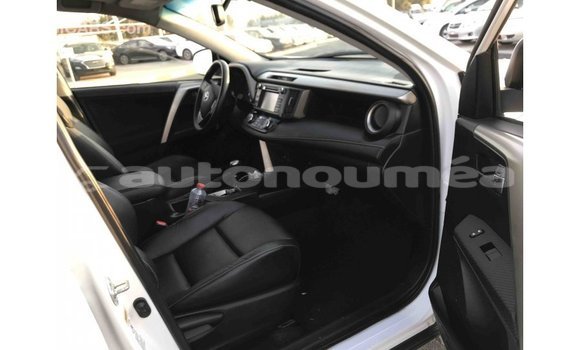 Acheter Import Utilitaire Toyota HiAce Blanc à Import - Dubai, Iles Acheter Import Utilitaire Toyota HiAce Blanc à Import - Dubai, Iles